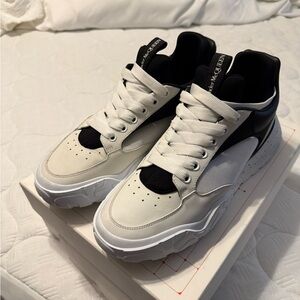 Alexander McQueen Men's Cream and Black Sneakers